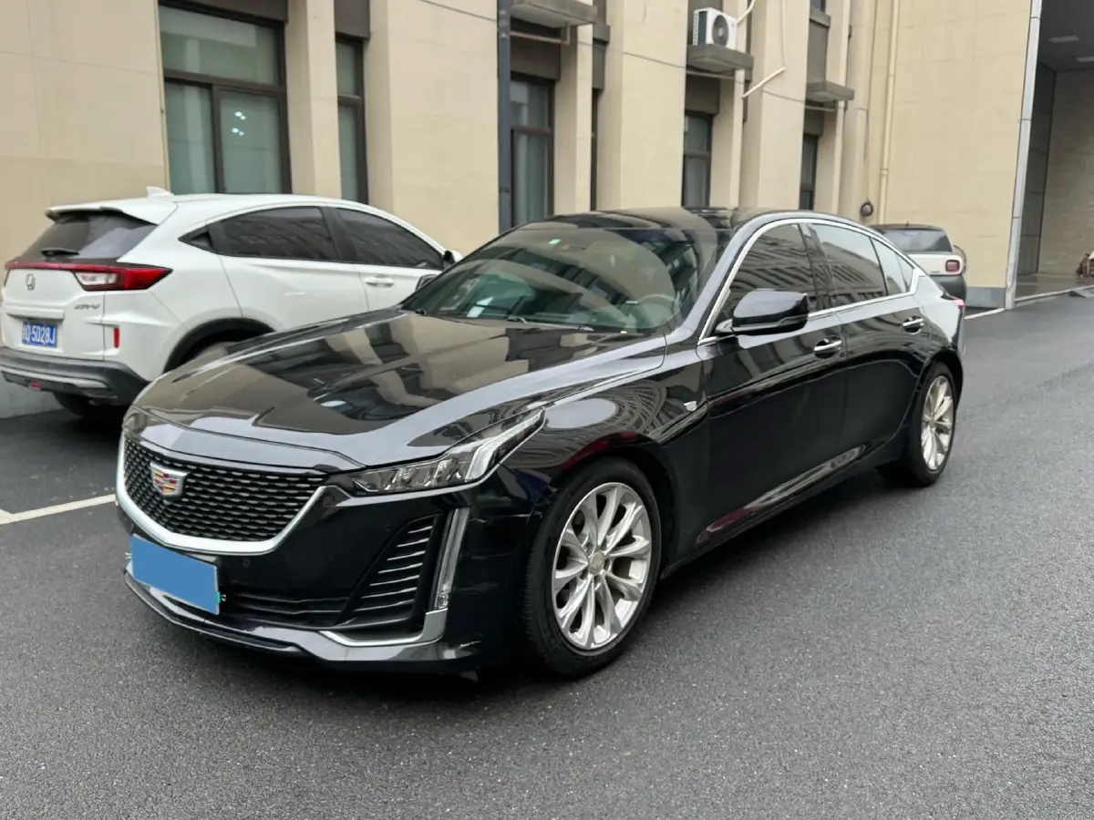 2022 Cadillac CT5 2.0T 237HP L4 10AT