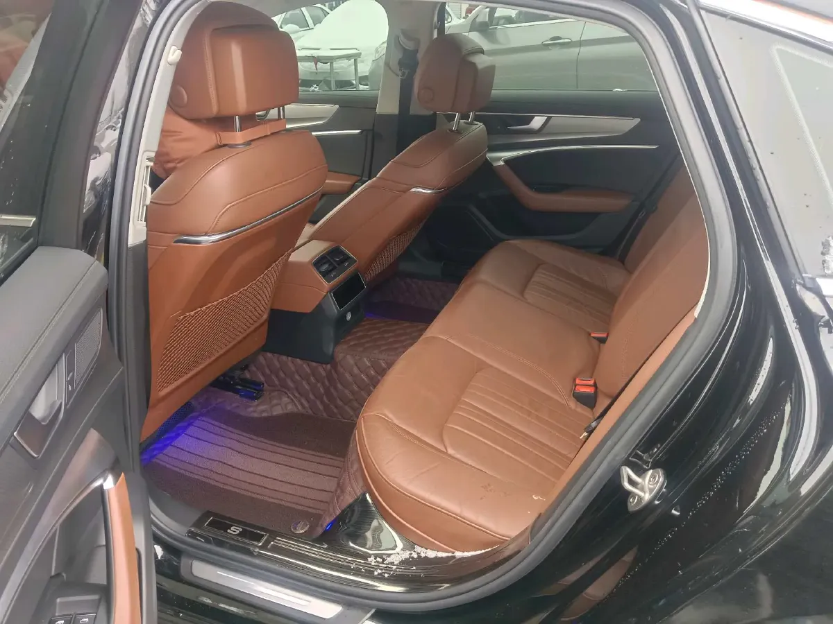 2021 Audi A6L 2.0T 224HP L4 7DCT,autocango,china used car exporter,china ev exporter,chinese used car exporter,chinese used ev exporter