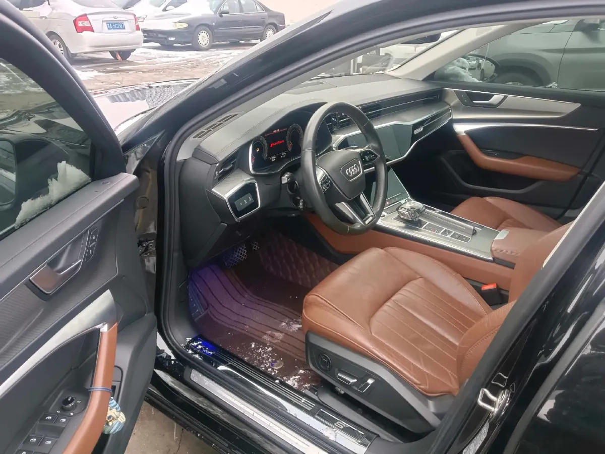 2021 Audi A6L 2.0T 224HP L4 7DCT,autocango,china used car exporter,china ev exporter,chinese used car exporter,chinese used ev exporter