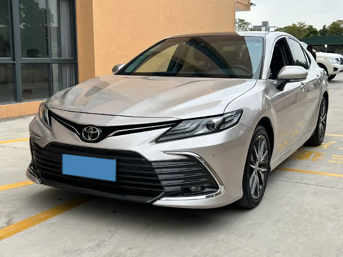 2021 Toyota Camry 2.5L 209HP L4 8AT