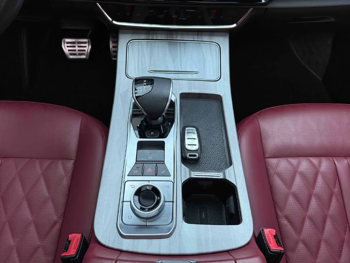 2023 ChangAn Oshan X7 Plus 1.5T 188HP L4 7DCT,autocango,china used car exporter,china ev exporter,chinese used car exporter,chinese used ev exporter