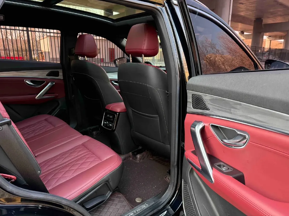 2023 ChangAn Oshan X7 Plus 1.5T 188HP L4 7DCT,autocango,china used car exporter,china ev exporter,chinese used car exporter,chinese used ev exporter