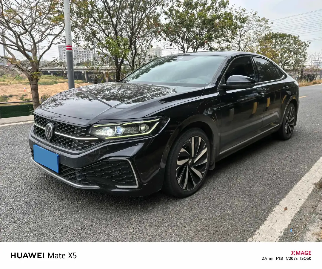 2023 Volkswagen Passat 2.0T 186HP L4 7DCT