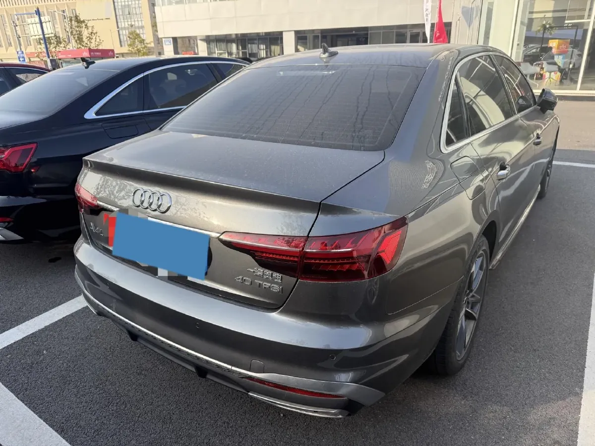 2022 Audi A4L 2.0T 190HP L4 7DCT,autocango,china used car exporter,china ev exporter,chinese used car exporter,chinese used ev exporter