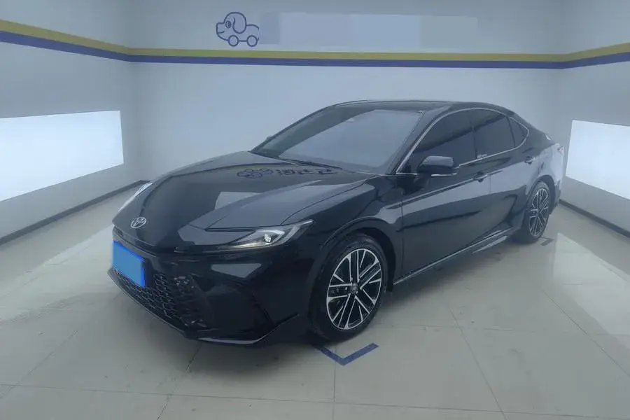 2026 Toyota Camry 2.0L 152HP L4 E-CVT Hybrid