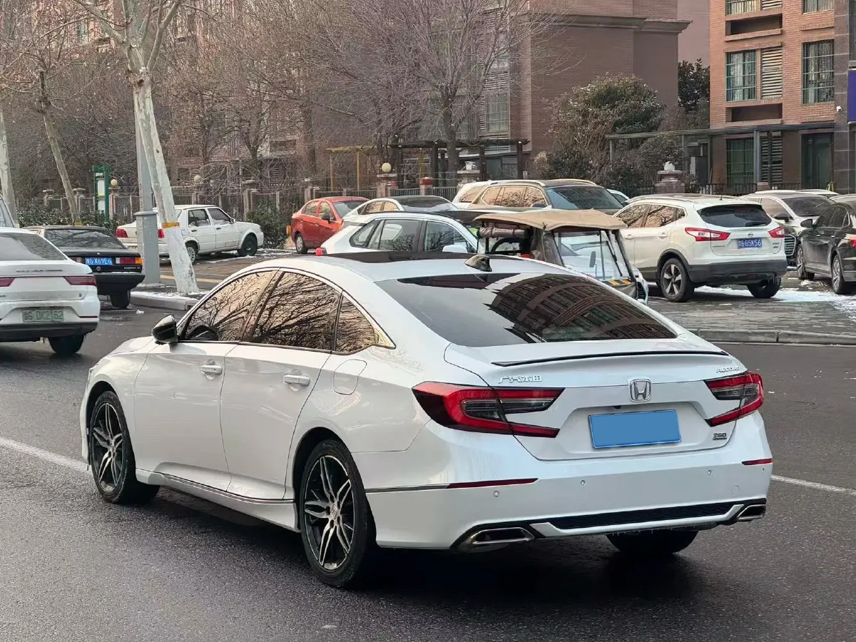 2022 Honda Accord 1.5T 194HP L4 CVT,autocango,china used car exporter,china ev exporter,chinese used car exporter,chinese used ev exporter