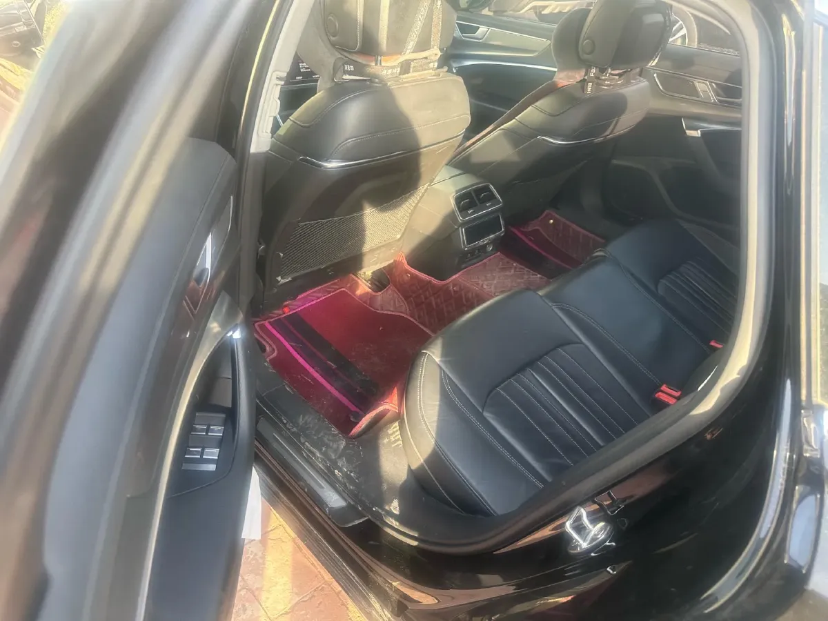 2023 Audi A6L 2.0T 245HP L4 7DCT,autocango,china used car exporter,china ev exporter,chinese used car exporter,chinese used ev exporter