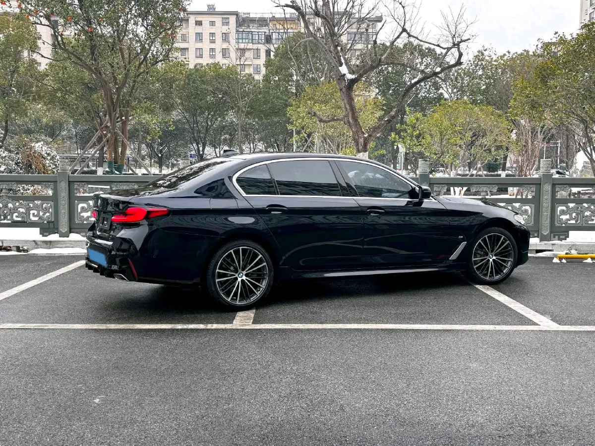 2022 BMW 5 Series 2.0T 252HP L4 8AT,autocango,china used car exporter,china ev exporter,chinese used car exporter,chinese used ev exporter