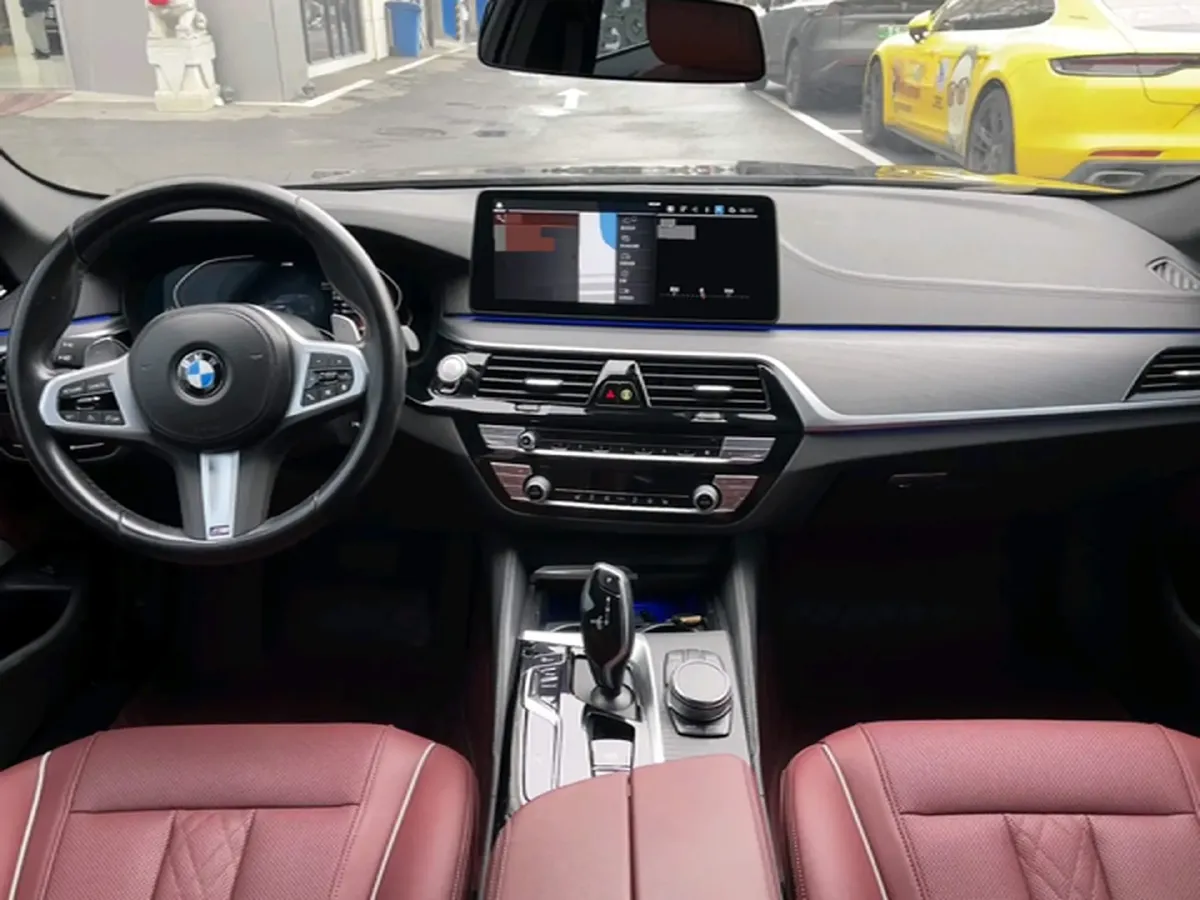 2022 BMW 5 Series 2.0T 252HP L4 8AT,autocango,china used car exporter,china ev exporter,chinese used car exporter,chinese used ev exporter