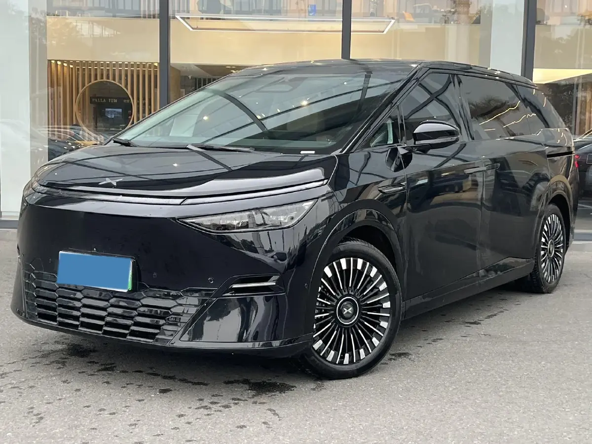 2025 Xpeng X9 BEV