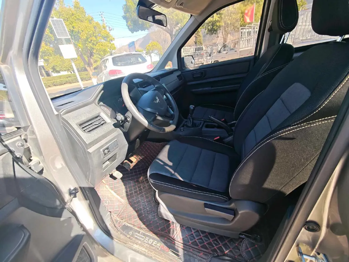 2019 Venucia M50V 1.5L 112HP L4 5MT,autocango,china used car exporter,china ev exporter,chinese used car exporter,chinese used ev exporter