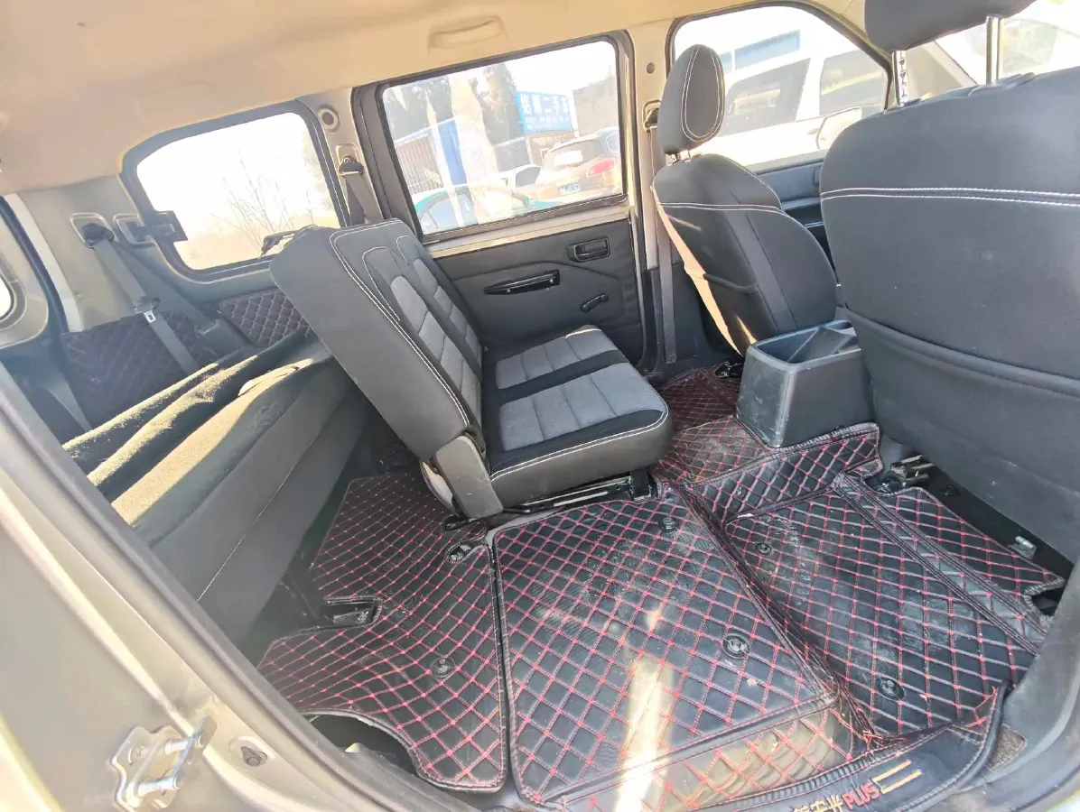 2019 Venucia M50V 1.5L 112HP L4 5MT,autocango,china used car exporter,china ev exporter,chinese used car exporter,chinese used ev exporter