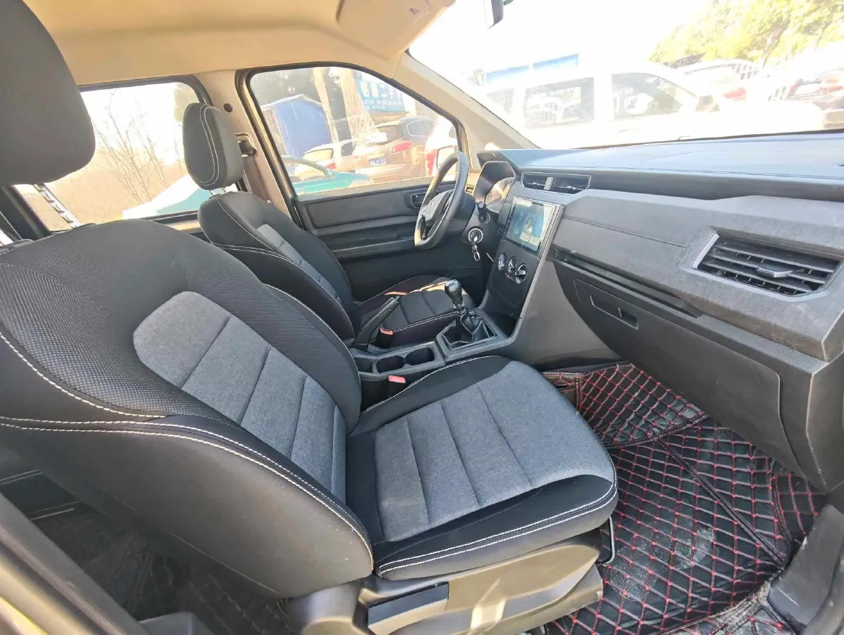 2019 Venucia M50V 1.5L 112HP L4 5MT,autocango,china used car exporter,china ev exporter,chinese used car exporter,chinese used ev exporter