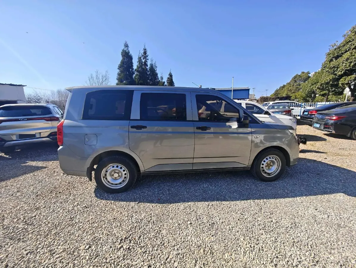 2019 Venucia M50V 1.5L 112HP L4 5MT,autocango,china used car exporter,china ev exporter,chinese used car exporter,chinese used ev exporter