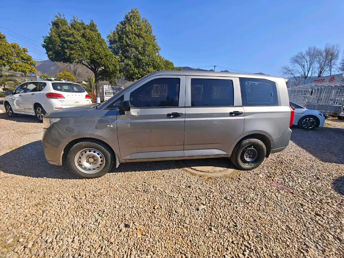 2019 Venucia M50V 1.5L 112HP L4 5MT,autocango,china used car exporter,china ev exporter,chinese used car exporter,chinese used ev exporter
