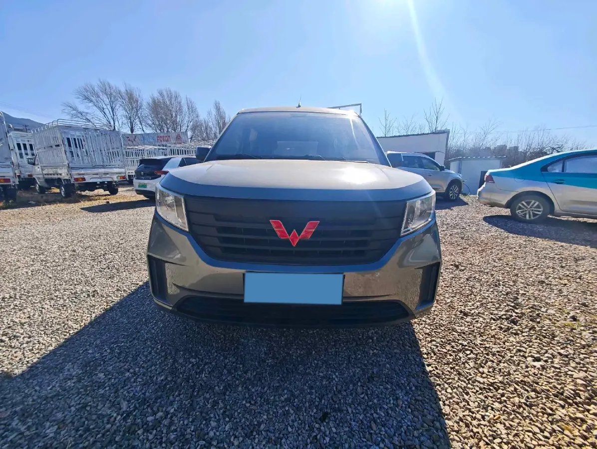2019 Venucia M50V 1.5L 112HP L4 5MT,autocango,china used car exporter,china ev exporter,chinese used car exporter,chinese used ev exporter
