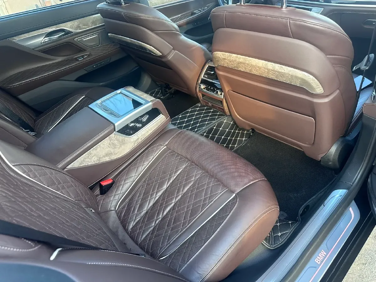 2021 BMW 7 Series 3.0T 340HP L6 8AT,autocango,china used car exporter,china ev exporter,chinese used car exporter,chinese used ev exporter