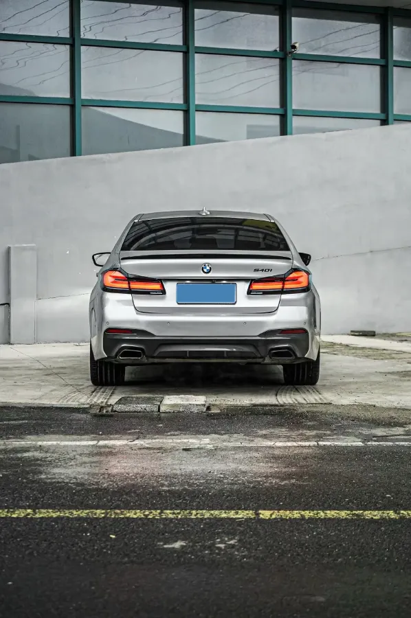 2022 BMW 5 Series 3.0T 340HP L6 8AT,autocango,china used car exporter,china ev exporter,chinese used car exporter,chinese used ev exporter