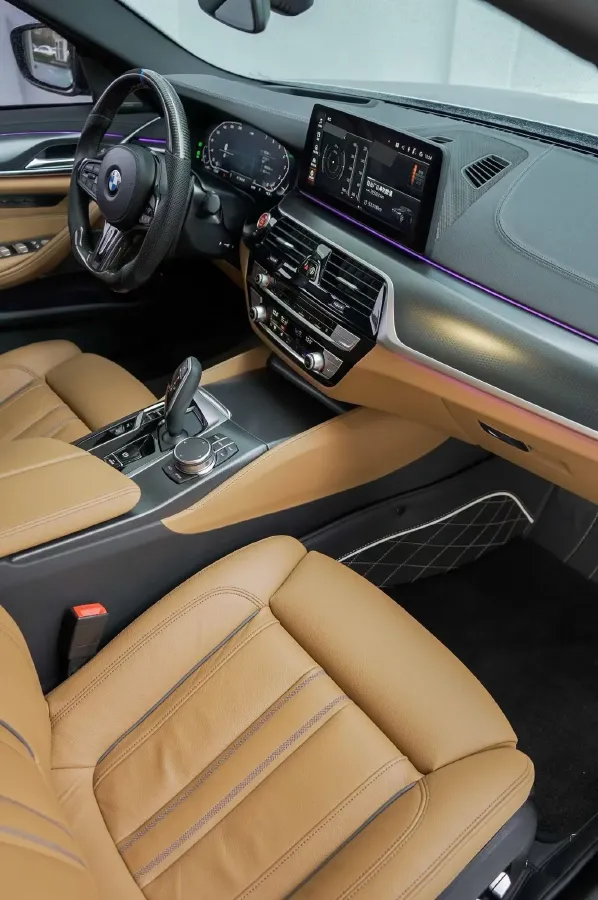 2022 BMW 5 Series 3.0T 340HP L6 8AT,autocango,china used car exporter,china ev exporter,chinese used car exporter,chinese used ev exporter