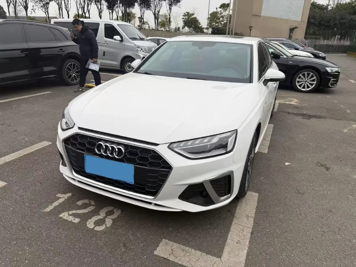 2020 Audi A4L 2.0T 190HP L4 7DCT