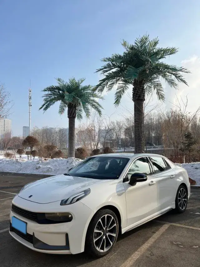 2019 LYNK&CO 03 2.0T 190HP L4 6AT