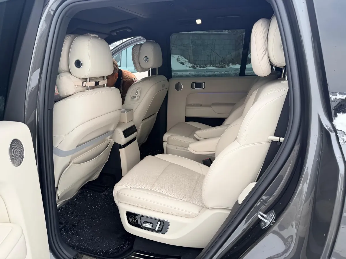 2024 Li L9 Range Extended 154HP REEV 52.3KWH,autocango,china used car exporter,china ev exporter,chinese used car exporter,chinese used ev exporter