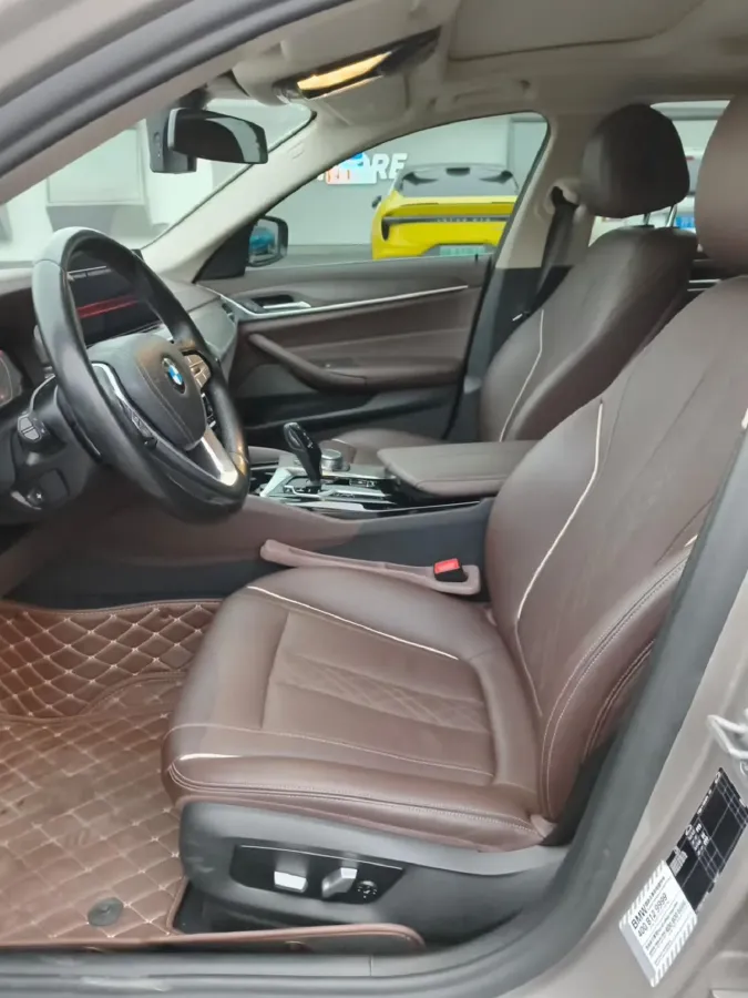 2021 BMW 5 Series 2.0T 252HP L4 8AT,autocango,china used car exporter,china ev exporter,chinese used car exporter,chinese used ev exporter