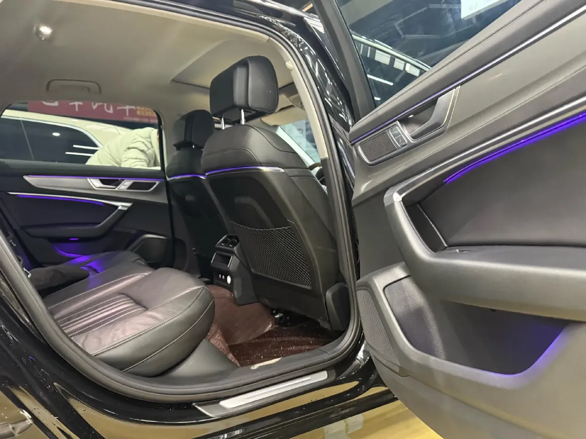 2023 Audi A6L 2.0T 190HP L4 7DCT,autocango,china used car exporter,china ev exporter,chinese used car exporter,chinese used ev exporter