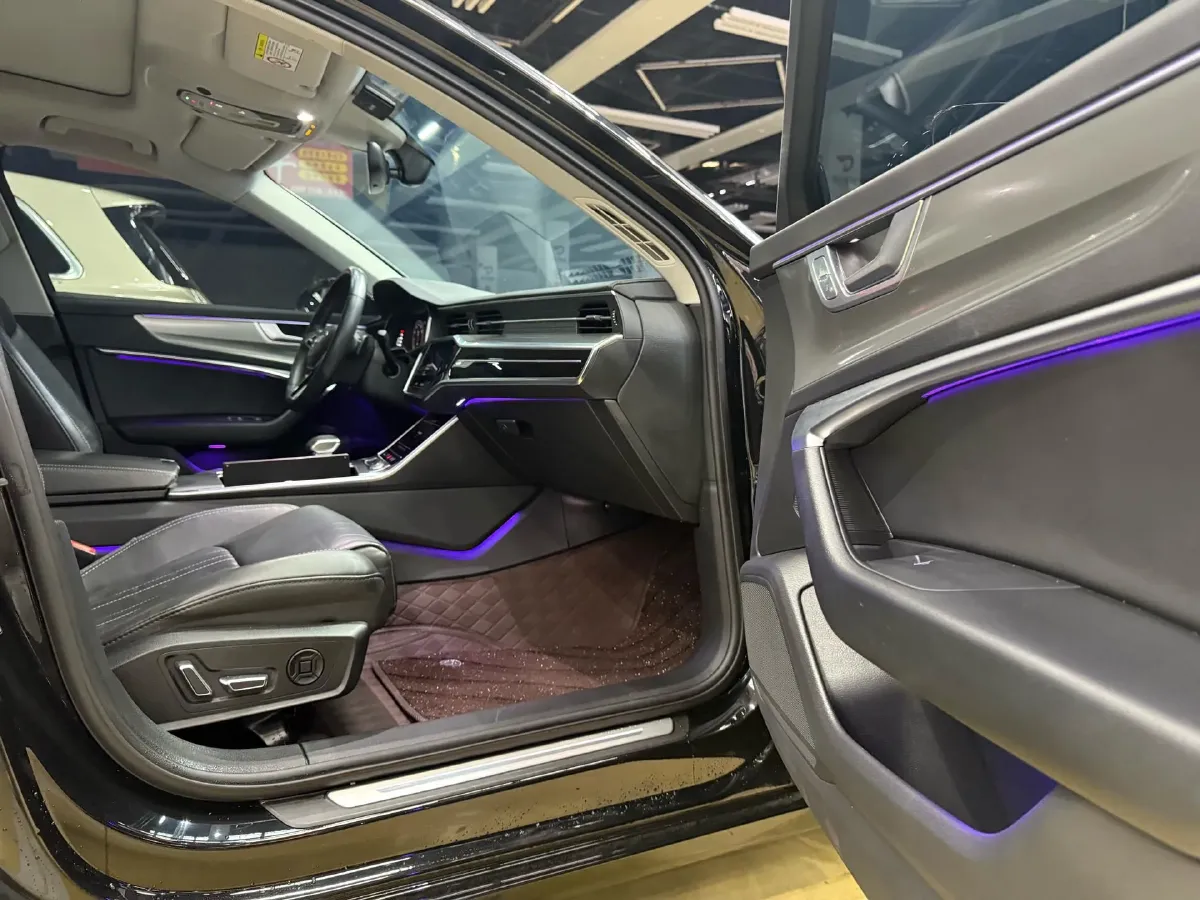 2023 Audi A6L 2.0T 190HP L4 7DCT,autocango,china used car exporter,china ev exporter,chinese used car exporter,chinese used ev exporter