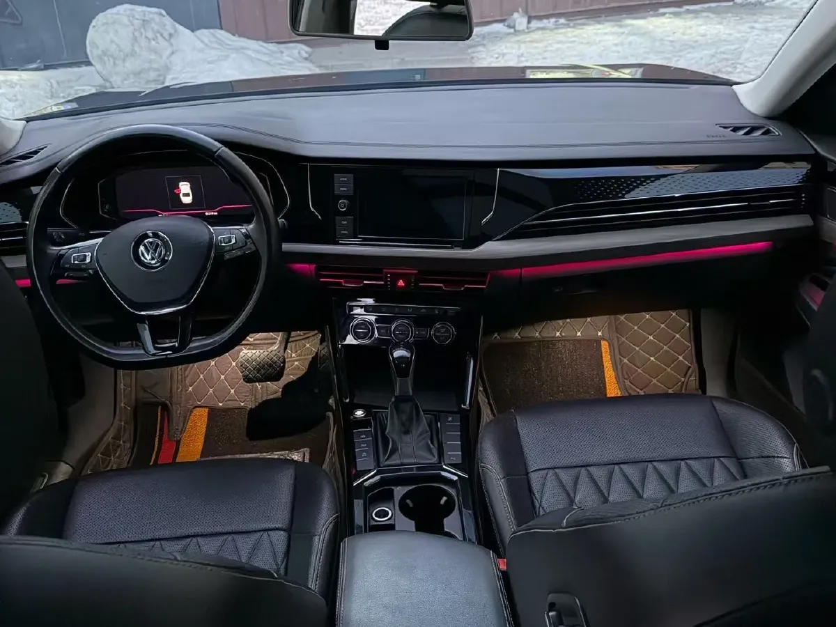 2019 Volvo V40 1.5T 152HP L4 6AT,autocango,china used car exporter,china ev exporter,chinese used car exporter,chinese used ev exporter