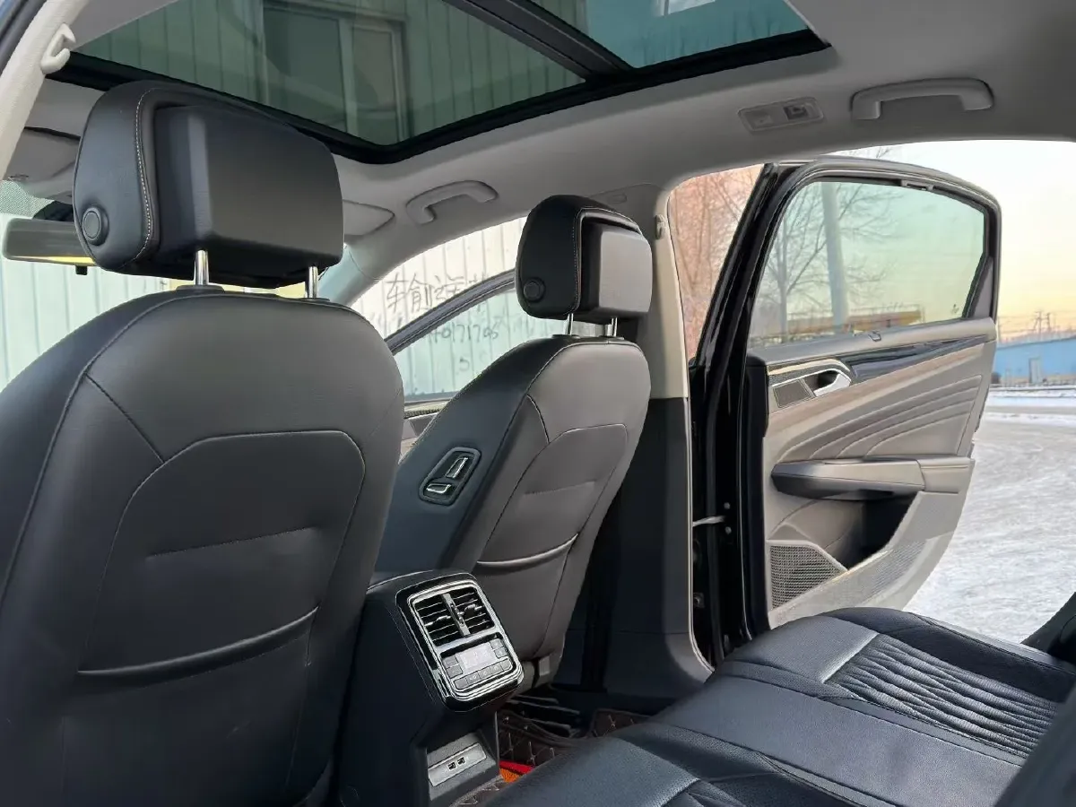 2019 Volvo V40 1.5T 152HP L4 6AT,autocango,china used car exporter,china ev exporter,chinese used car exporter,chinese used ev exporter