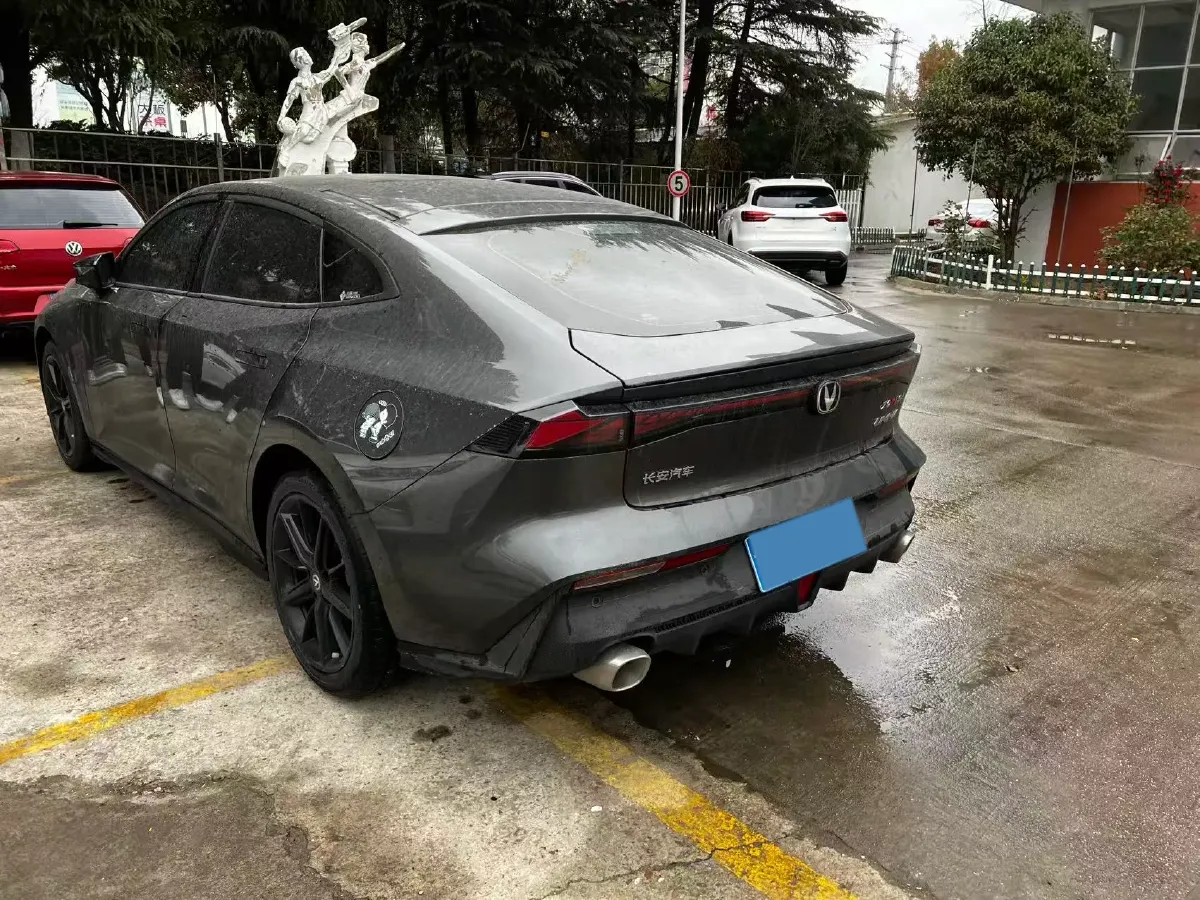 2023 ChangAn UNI-V 1.5T 188HP L4 7DCT,autocango,china used car exporter,china ev exporter,chinese used car exporter,chinese used ev exporter