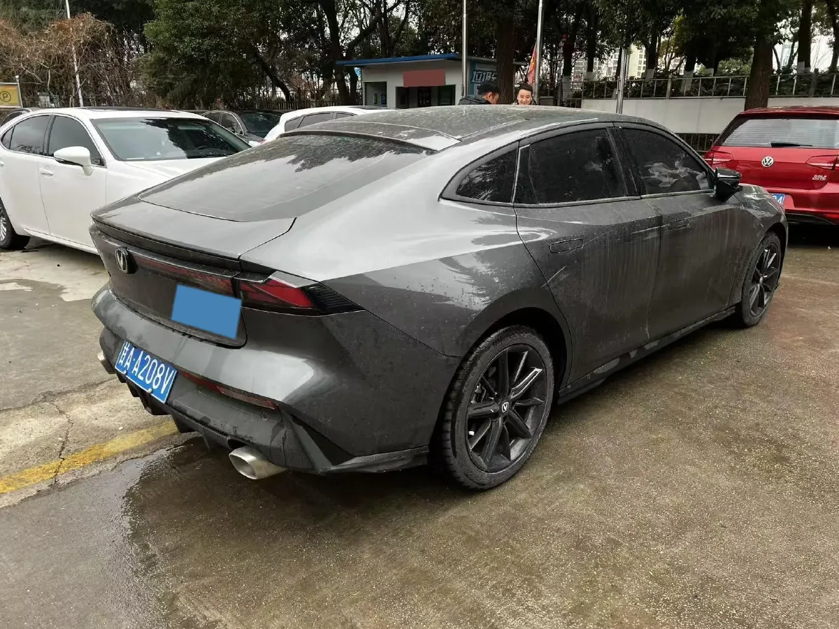 2023 ChangAn UNI-V 1.5T 188HP L4 7DCT,autocango,china used car exporter,china ev exporter,chinese used car exporter,chinese used ev exporter