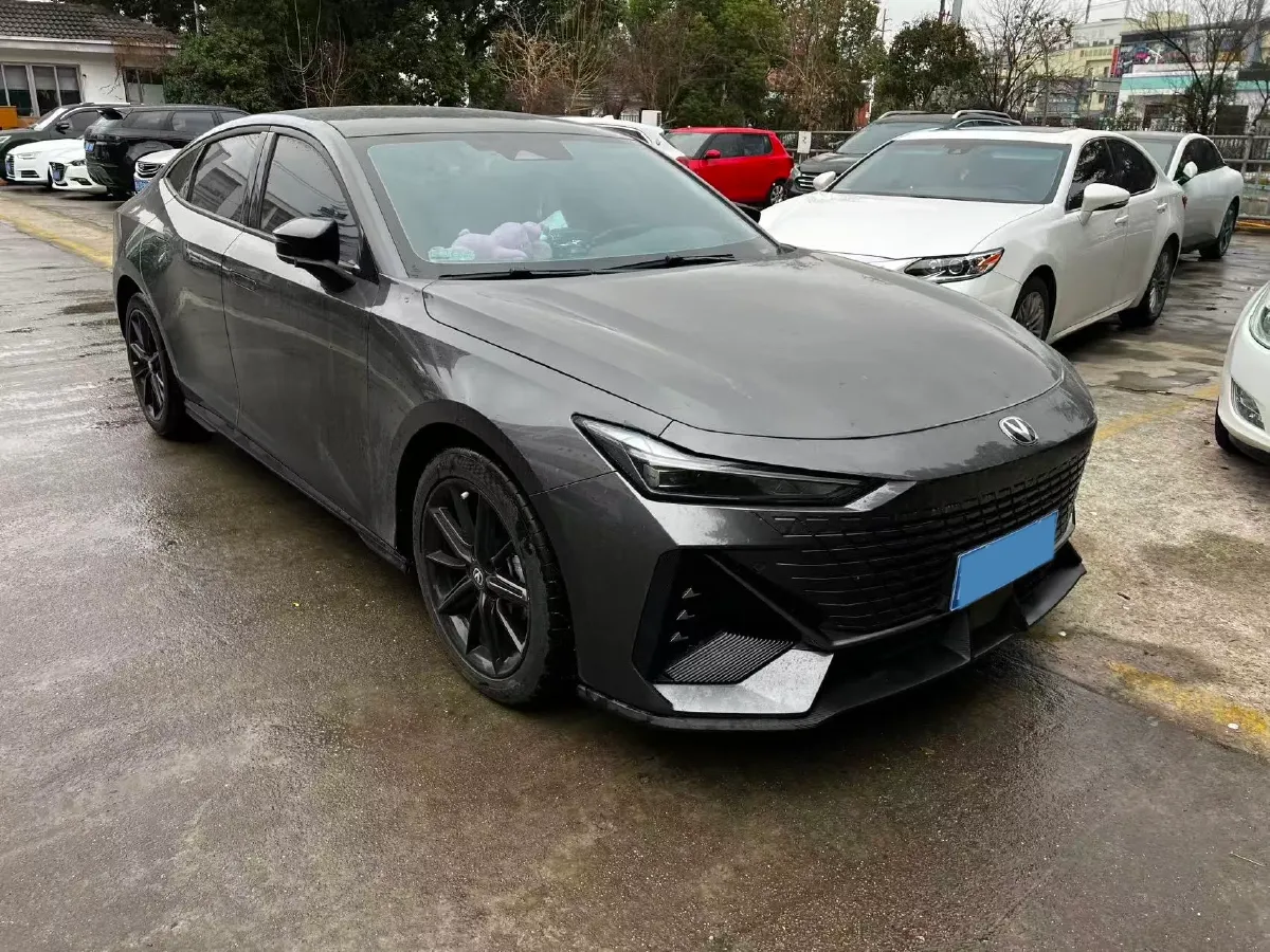 2023 ChangAn UNI-V 1.5T 188HP L4 7DCT,autocango,china used car exporter,china ev exporter,chinese used car exporter,chinese used ev exporter