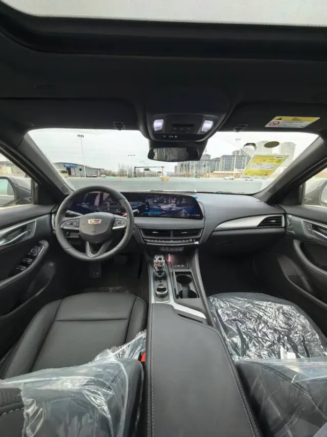 2024 Cadillac CT5 2.0T 237HP L4 10AT,autocango,china used car exporter,china ev exporter,chinese used car exporter,chinese used ev exporter