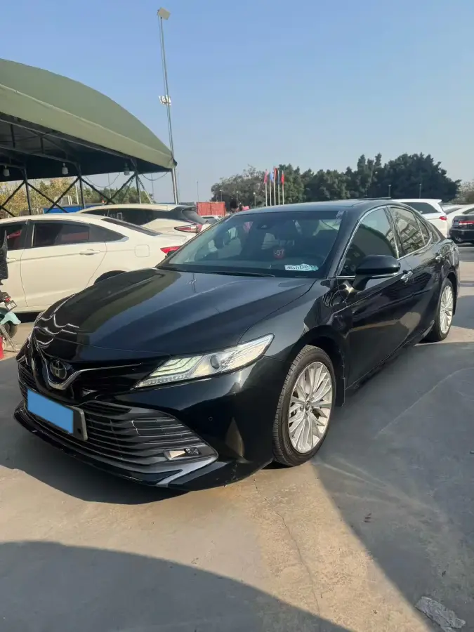 2018 Toyota Camry 2.5L 209HP L4 8AT