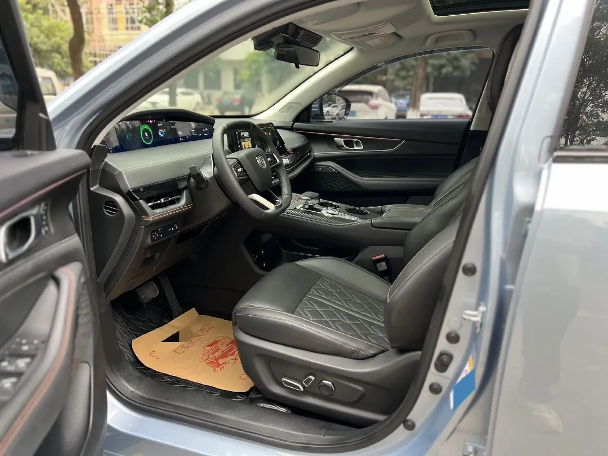 2021 ChangAn UNI-K 2.0T 233HP L4 8AT,autocango,china used car exporter,china ev exporter,chinese used car exporter,chinese used ev exporter