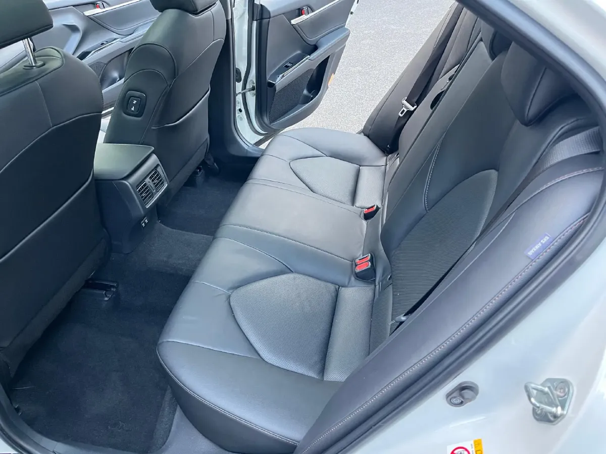 2018 Toyota Camry 2.5L 209HP L4 8AT,autocango,china used car exporter,china ev exporter,chinese used car exporter,chinese used ev exporter