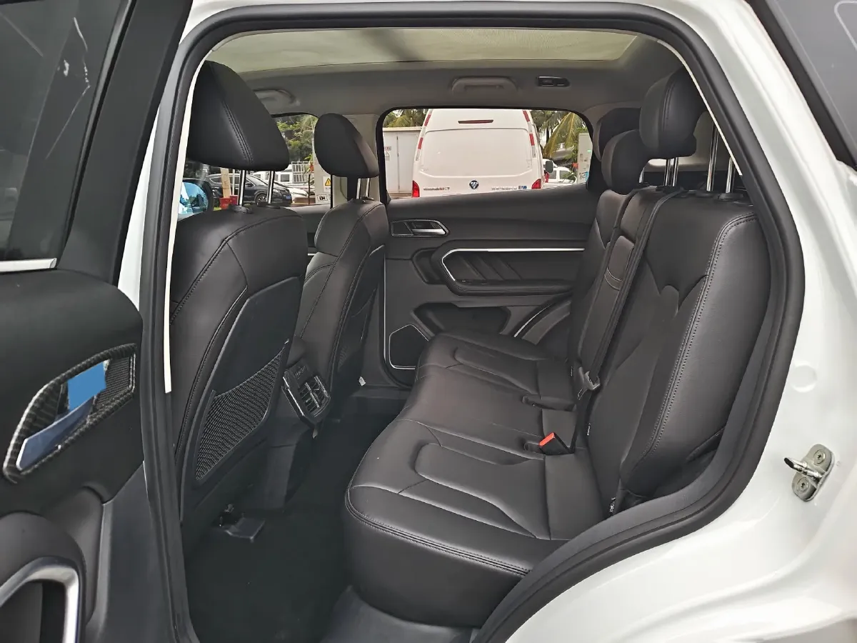 2017 Haval H6 2.0T 197HP L4 7DCT,autocango,china used car exporter,china ev exporter,chinese used car exporter,chinese used ev exporter