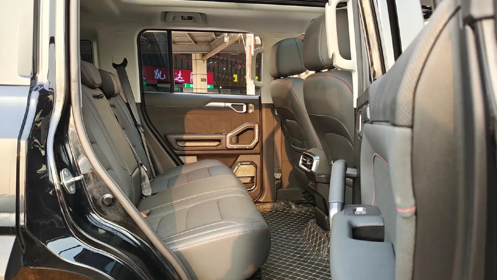 2023 Jetour Traveller 2.0T 254HP L4 7DCT,autocango,china used car exporter,china ev exporter,chinese used car exporter,chinese used ev exporter