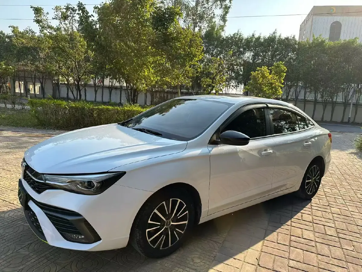 2021 Roewe i5 1.5L 120HP L4 CVT