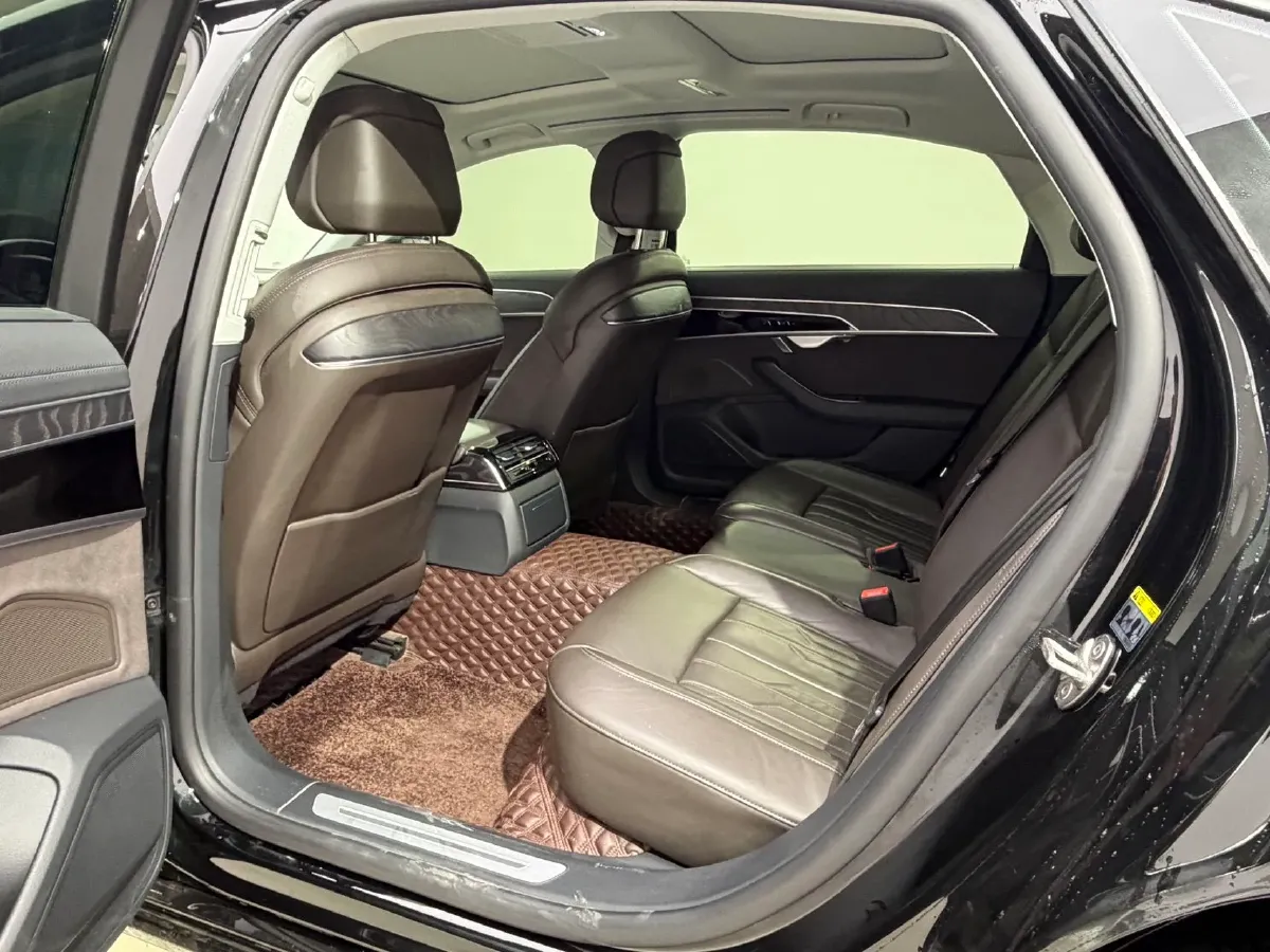 2024 Audi A8 2.0T 265HP L4 8AT,autocango,china used car exporter,china ev exporter,chinese used car exporter,chinese used ev exporter