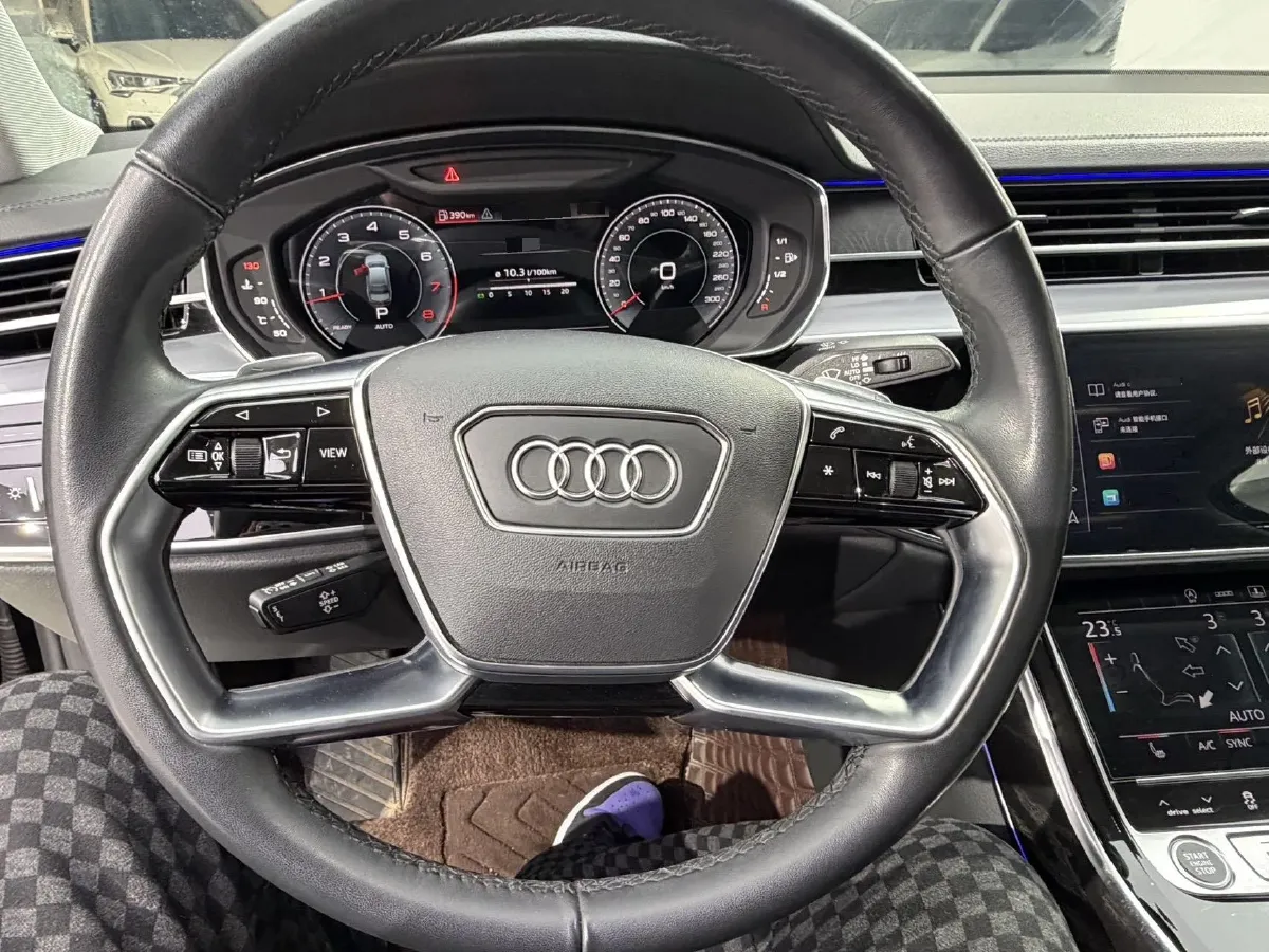 2024 Audi A8 2.0T 265HP L4 8AT,autocango,china used car exporter,china ev exporter,chinese used car exporter,chinese used ev exporter