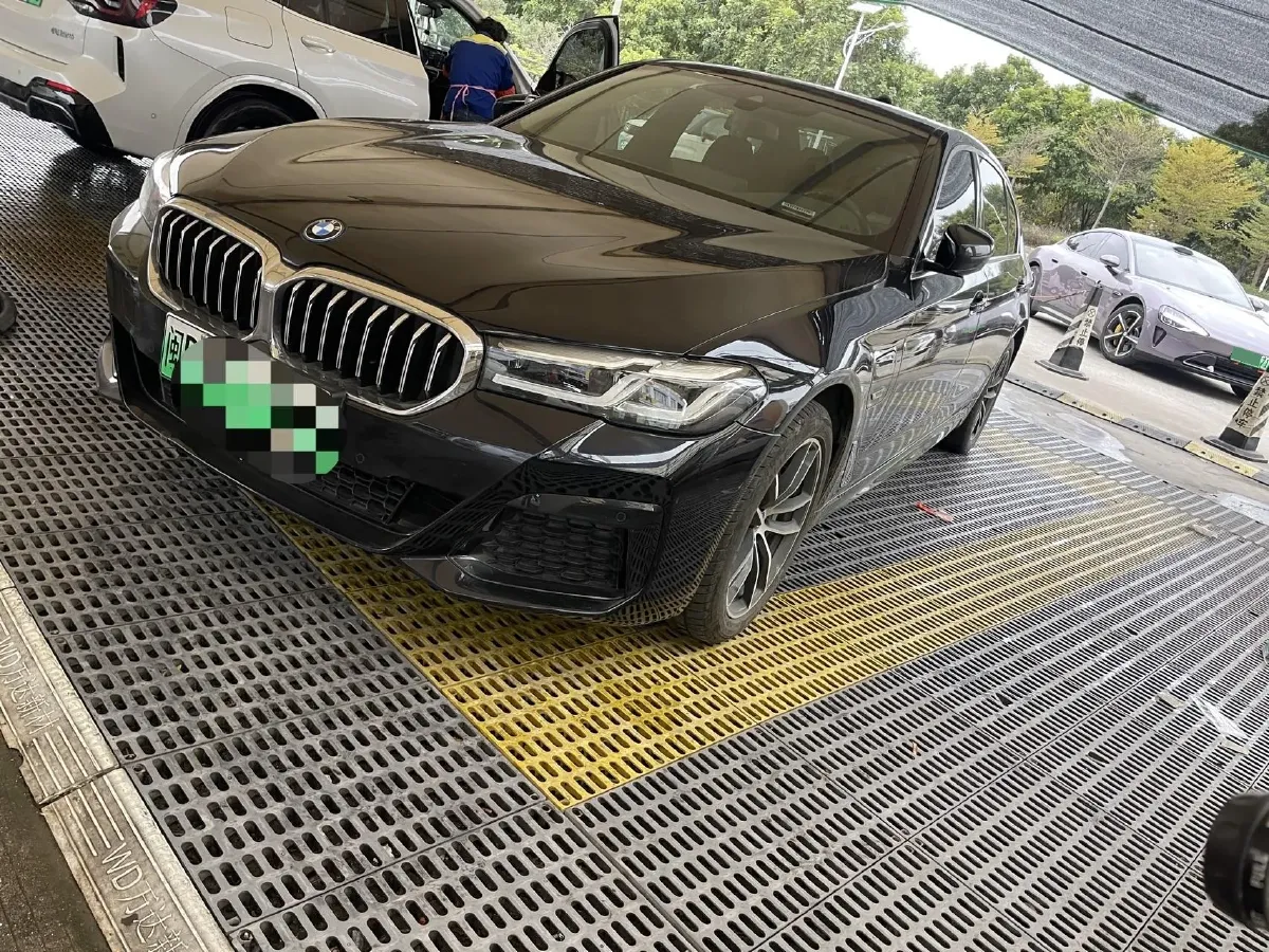 2022 BMW 5 Series 2.0T 184HP L4 8AT PHEV 17.7KWH,autocango,china used car exporter,china ev exporter,chinese used car exporter,chinese used ev exporter
