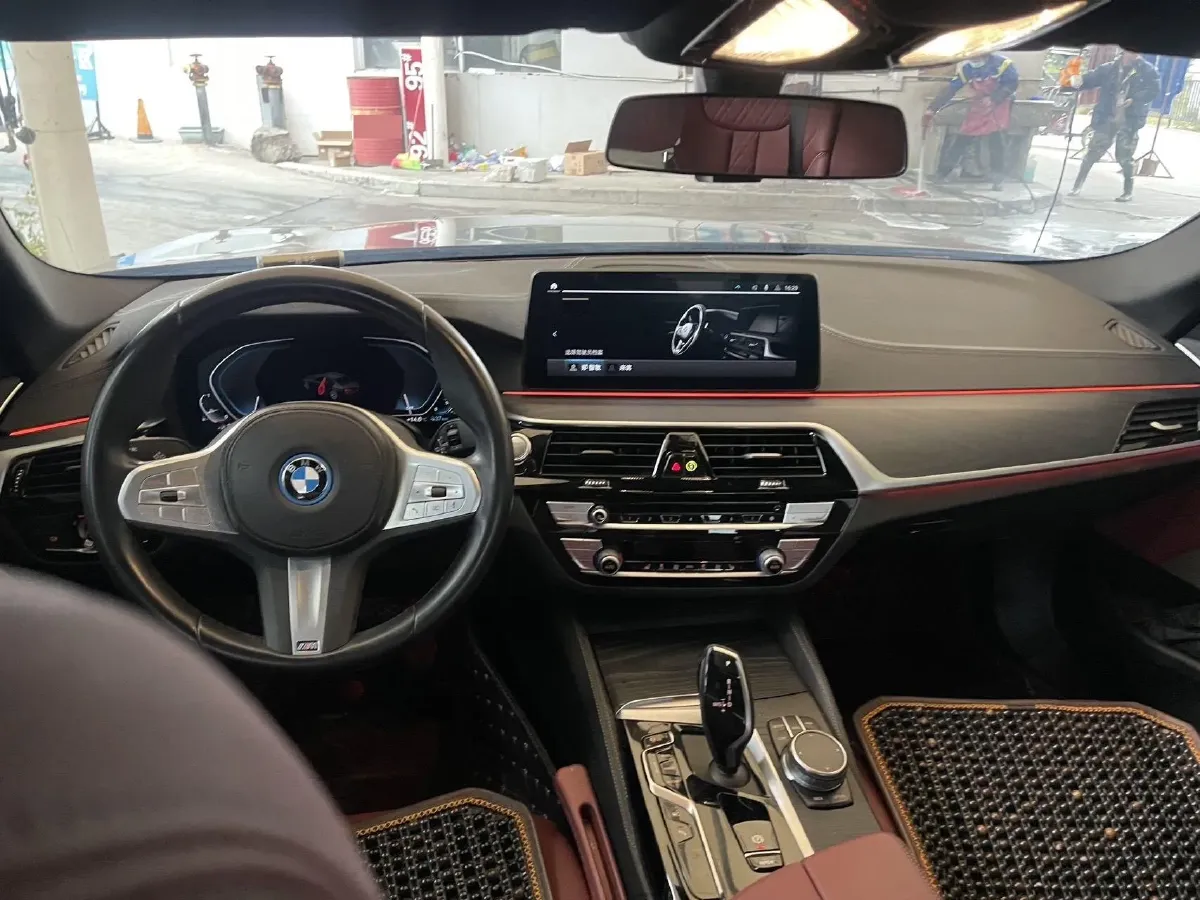 2022 BMW 5 Series 2.0T 184HP L4 8AT PHEV 17.7KWH,autocango,china used car exporter,china ev exporter,chinese used car exporter,chinese used ev exporter
