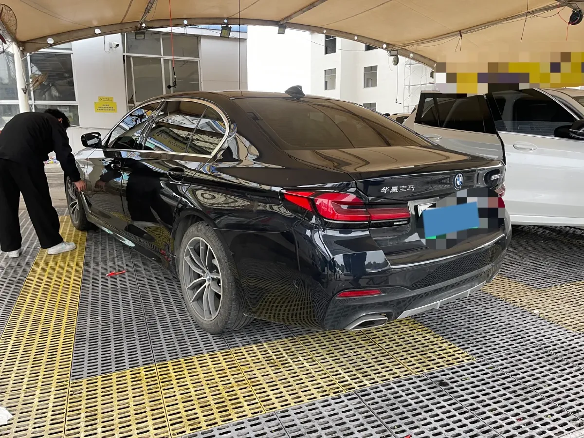 2022 BMW 5 Series 2.0T 184HP L4 8AT PHEV 17.7KWH,autocango,china used car exporter,china ev exporter,chinese used car exporter,chinese used ev exporter