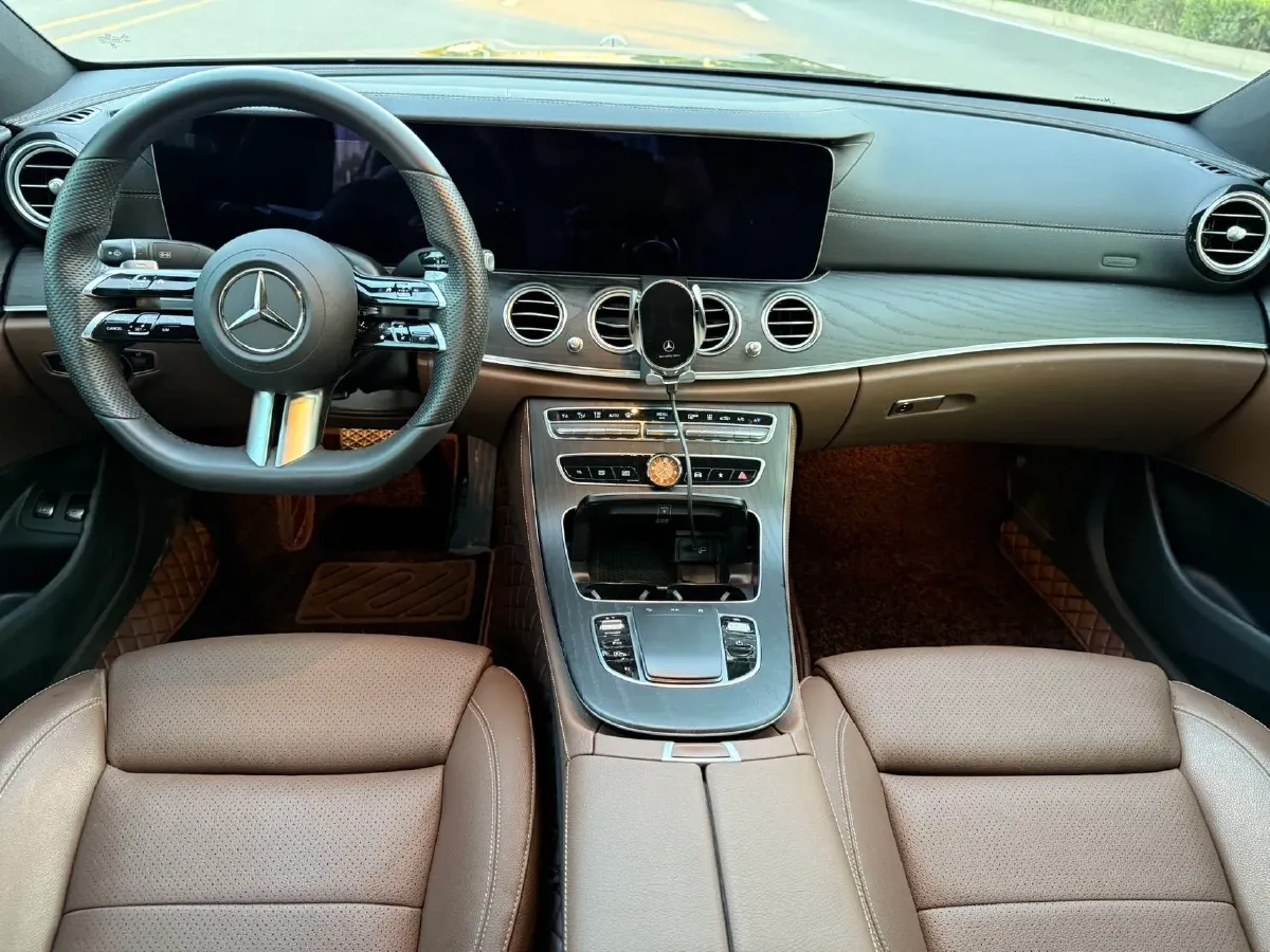 2022 Mercedes-Benz E Class 2.0T 211HP L4 9AT PHEV 25.4KWH,autocango,china used car exporter,china ev exporter,chinese used car exporter,chinese used ev exporter