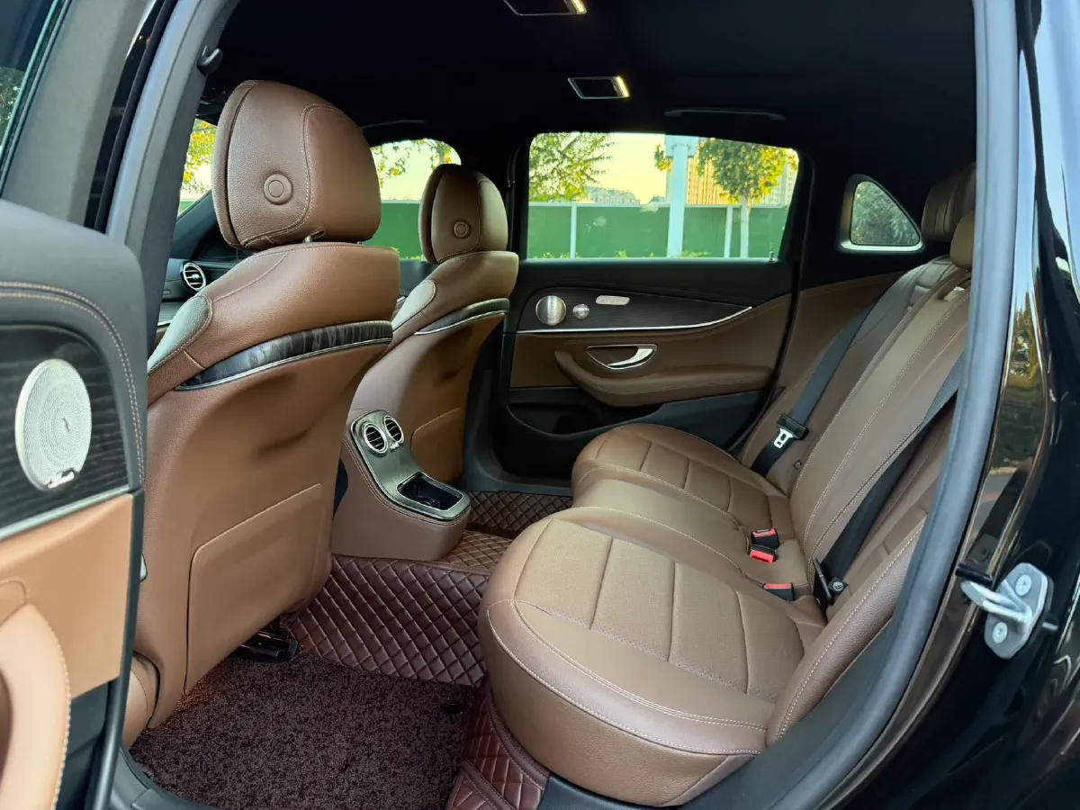 2022 Mercedes-Benz E Class 2.0T 211HP L4 9AT PHEV 25.4KWH,autocango,china used car exporter,china ev exporter,chinese used car exporter,chinese used ev exporter