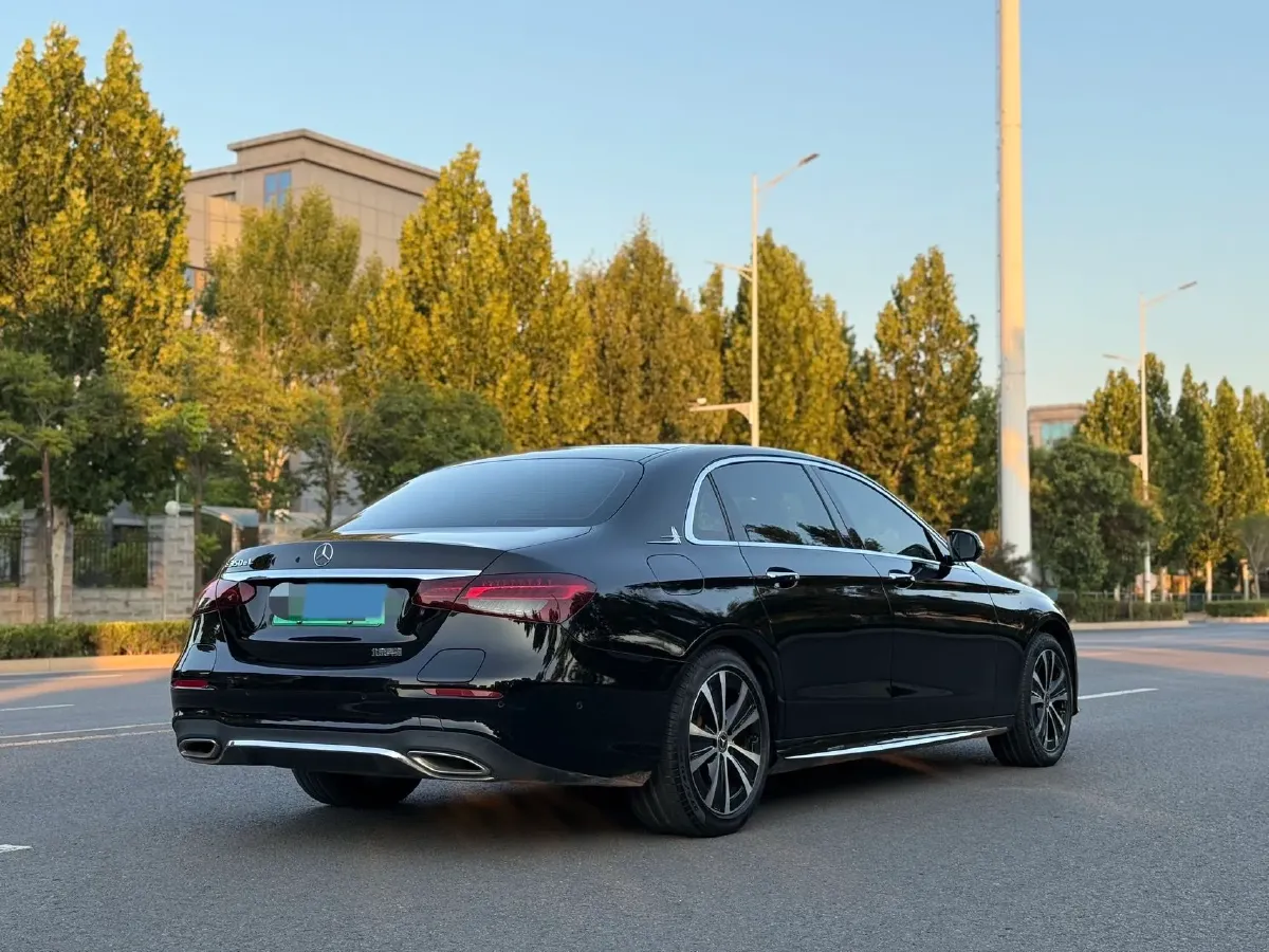 2022 Mercedes-Benz E Class 2.0T 211HP L4 9AT PHEV 25.4KWH,autocango,china used car exporter,china ev exporter,chinese used car exporter,chinese used ev exporter