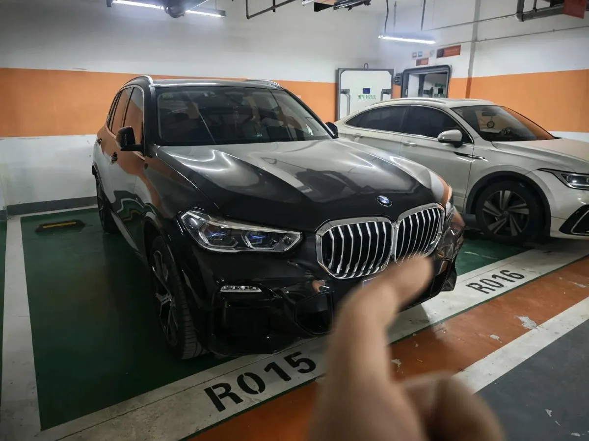 2021 BMW X5 3.0T 340HP L6 8AT,autocango,china used car exporter,china ev exporter,chinese used car exporter,chinese used ev exporter